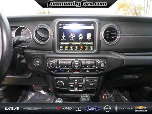 Used 2023 Jeep Wrangler Sahara w/ Cold Weather Group image 16