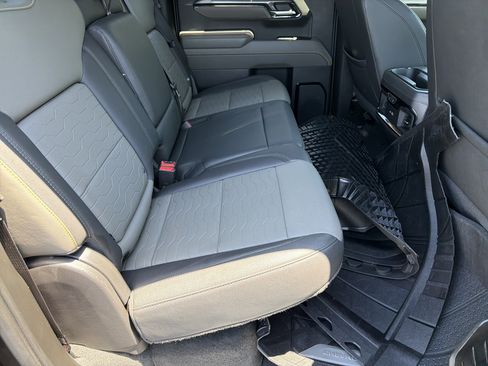Used 2023 Chevrolet Silverado 1500 ZR2 w/ Technology Package AWD/4WD image 13