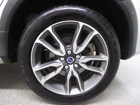 Used 2015 Volvo V60 T5 Cross Country w/ Convenience Package image 34