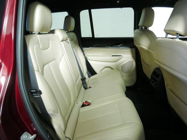 Used 2023 Jeep Grand Cherokee Limited w/ Luxury Tech Group II AWD/4WD image 16
