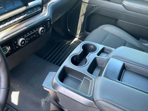 Used 2023 Chevrolet Silverado 1500 LT AWD/4WD image 18