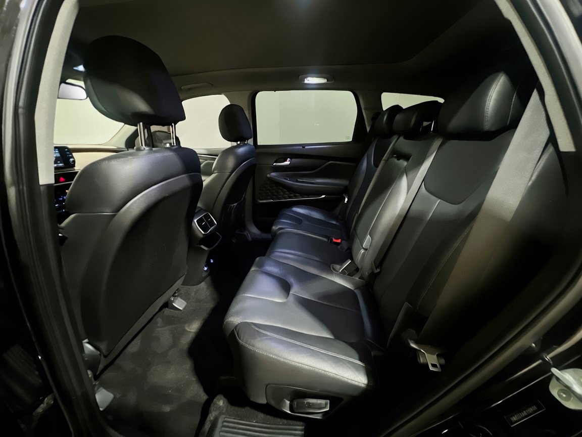 Used 2020 Hyundai Santa Fe SEL FWD image 18