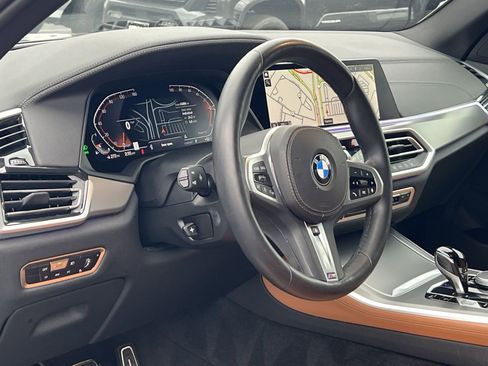 Used 2022 BMW X5 xDrive40i w/ M Sport Package image 16