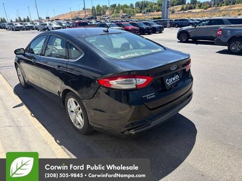 Used 2016 Ford Fusion SE FWD image 5