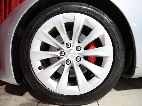 Used 2016 Tesla Model S P90D image 7