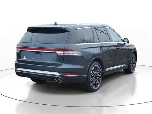 Used 2023 Lincoln Aviator Black Label w/ Dynamic Handling Package image 4