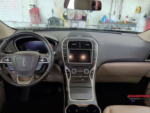 Used 2019 Lincoln Nautilus Select AWD/4WD image 20