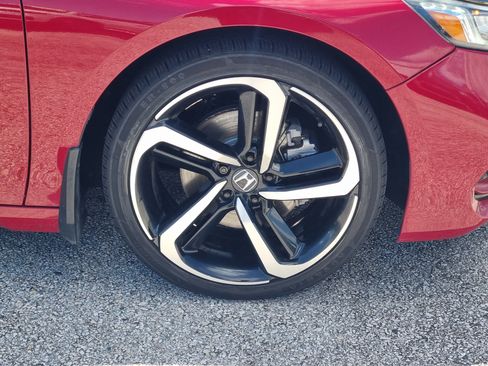 Used 2018 Honda Accord Sport image 9