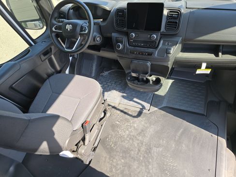 Used 2024 RAM ProMaster 3500 w/ Delivery Van Package image 21