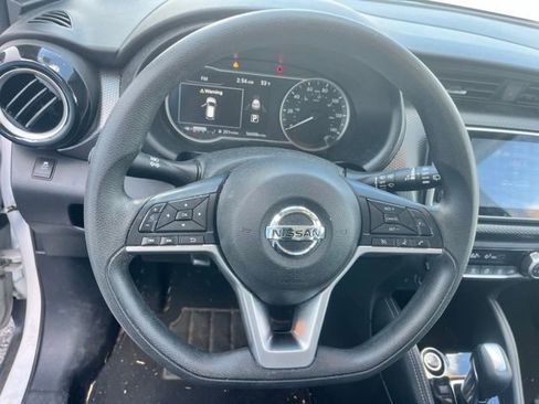 Certified 2019 Nissan Kicks SV image 15