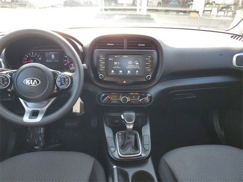 Used 2020 Kia Soul LX image 11