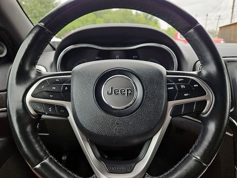 Used 2018 Jeep Grand Cherokee Limited image 30