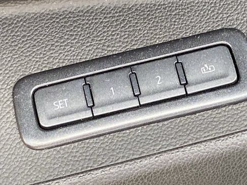 Used 2019 GMC Yukon SLT AWD/4WD image 19