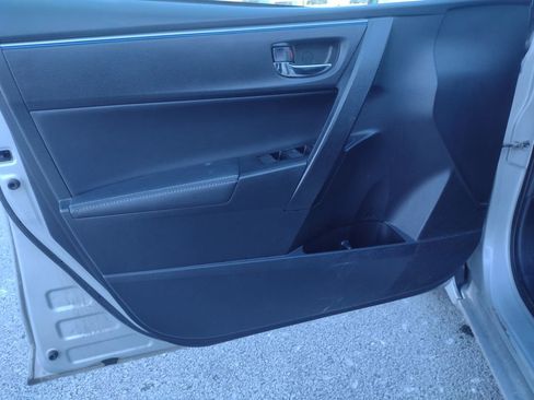 Used 2016 Toyota Corolla S Premium image 12