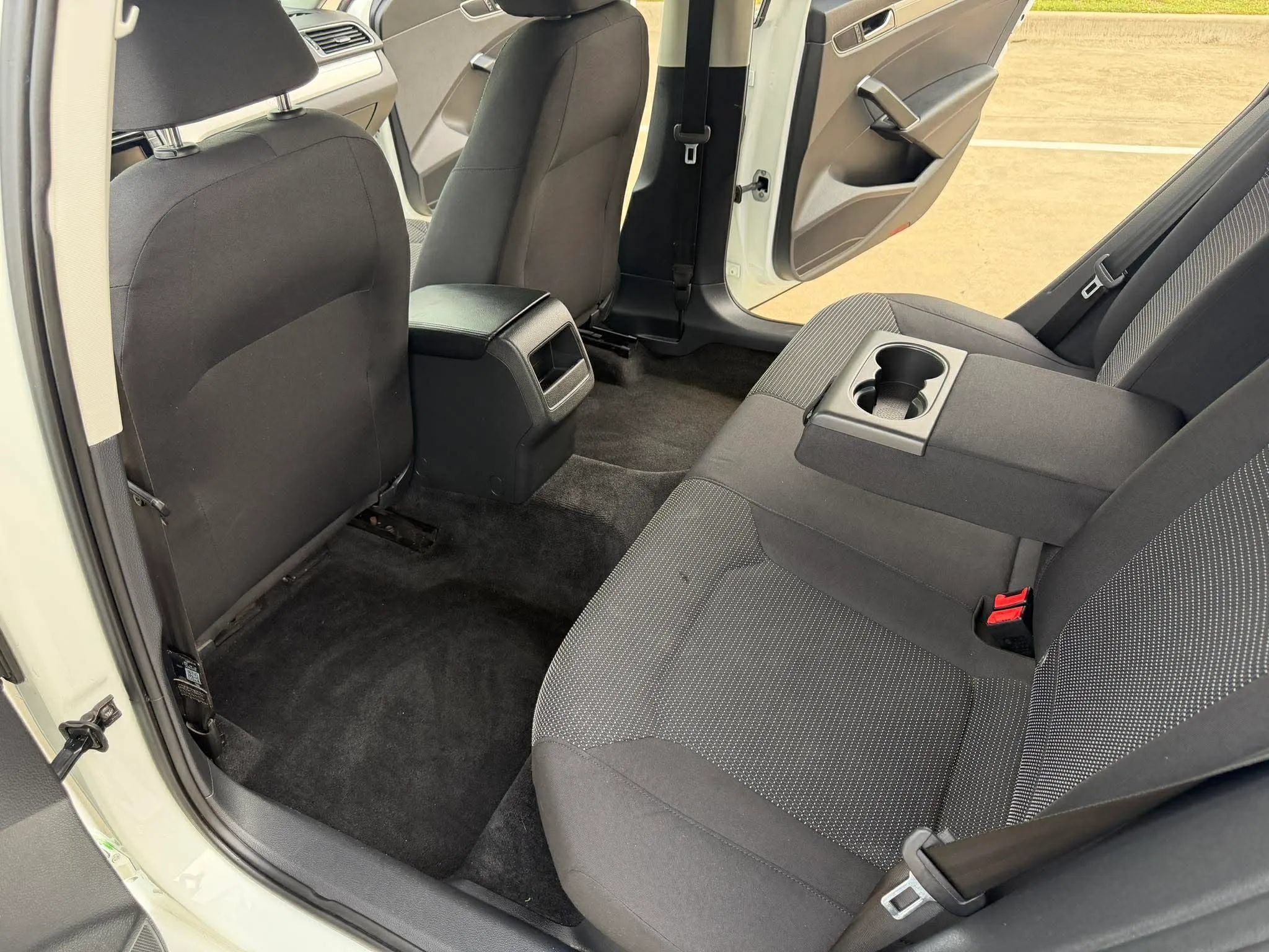 Used 2017 Volkswagen Passat 1.8T S FWD image 21
