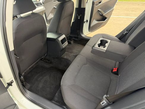 Used 2017 Volkswagen Passat 1.8T S FWD image 21