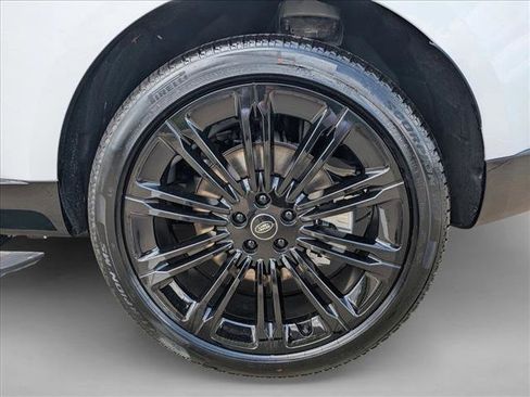 New 2025 Land Rover Range Rover SE image 10