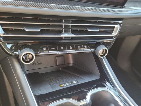 New 2026 Chevrolet Traverse High Country image 21