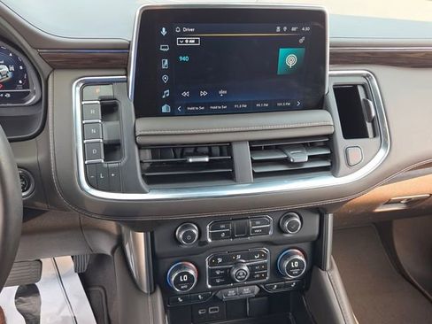 Used 2023 Chevrolet Tahoe LT w/ Luxury Package AWD/4WD image 18