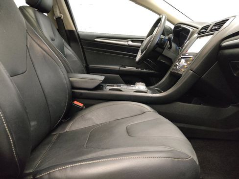 Used 2017 Ford Fusion Titanium FWD image 21
