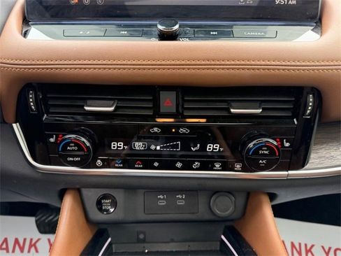 Used 2024 Nissan Rogue Platinum w/ Platinum Premium Package image 16