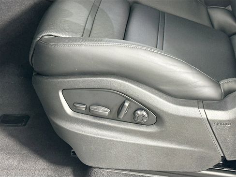 Certified 2025 Porsche Cayenne Coupe image 34