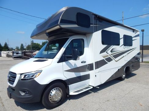 Used 2023 Mercedes-Benz Sprinter 3500 image 3