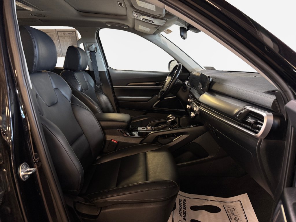 Certified 2024 Kia Telluride S w/ S Sunroof Package AWD/4WD image 26