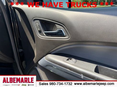 Used 2018 Chevrolet Colorado Z71 AWD/4WD image 30