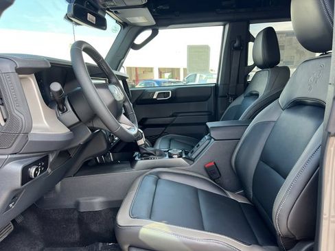 New 2026 Ford Bronco Outer Banks w/ Sasquatch Package AWD/4WD image 4
