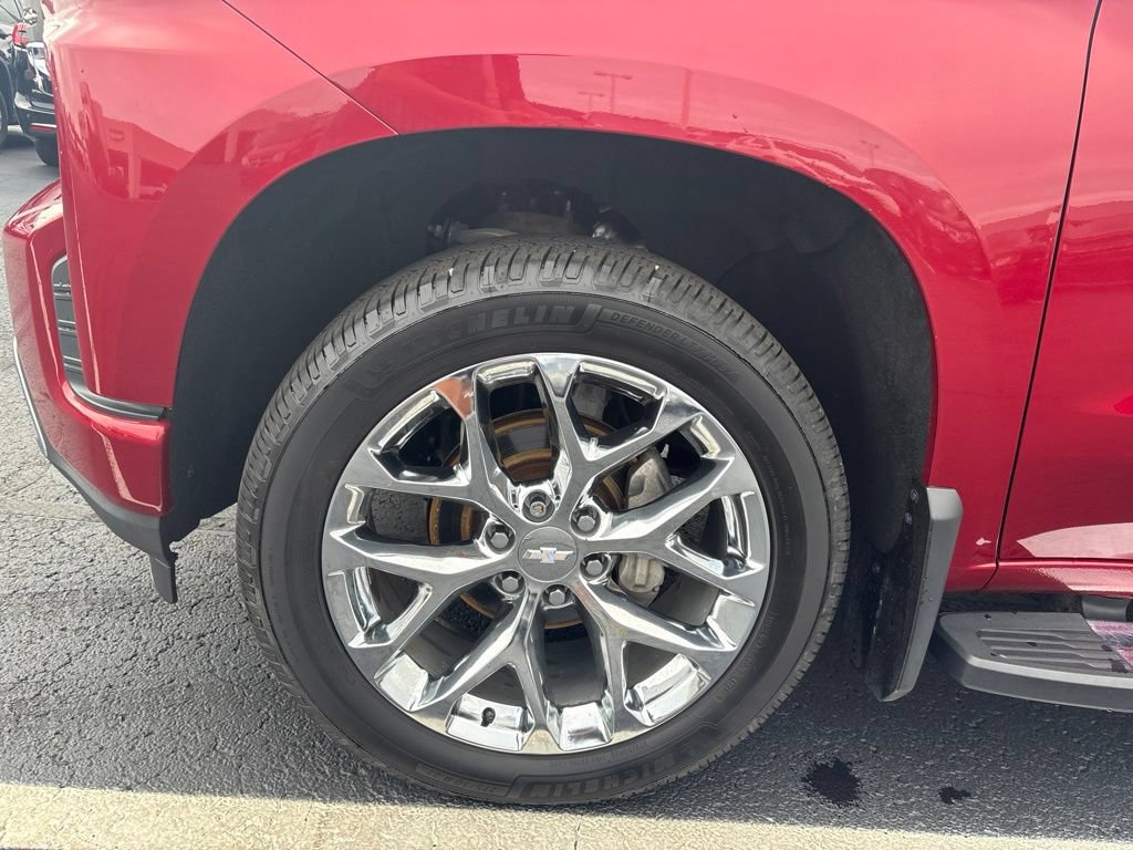 Used 2020 Chevrolet Silverado 1500 High Country w/ Technology Package AWD/4WD image 9