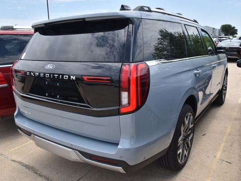 Used 2025 Ford Expedition Platinum w/ Platinum Ultimate Package AWD/4WD image 5