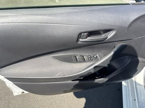 Used 2022 Toyota Corolla LE FWD image 16