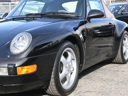 Used 1997 Porsche 911 Carrera 4 image 9