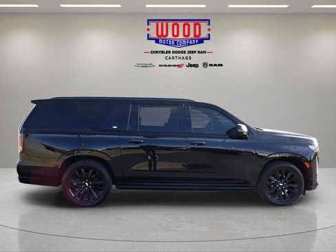 Used 2022 Cadillac Escalade ESV Sport w/ Touring Package image 2