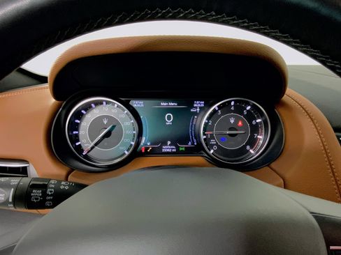 Certified 2022 Maserati Levante GT image 29