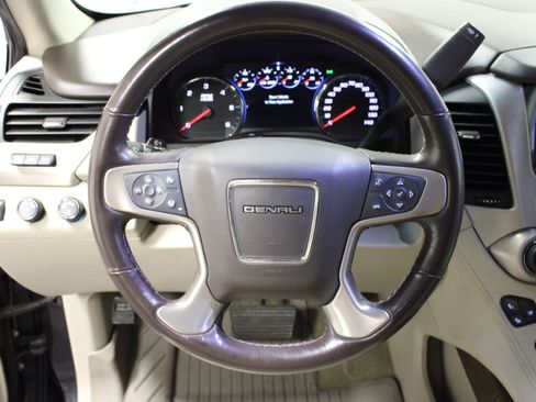 Used 2018 GMC Yukon Denali w/ Denali Ultimate Package AWD/4WD image 19