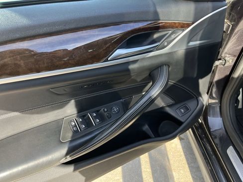 Used 2019 BMW 540i w/ M Sport Package image 19