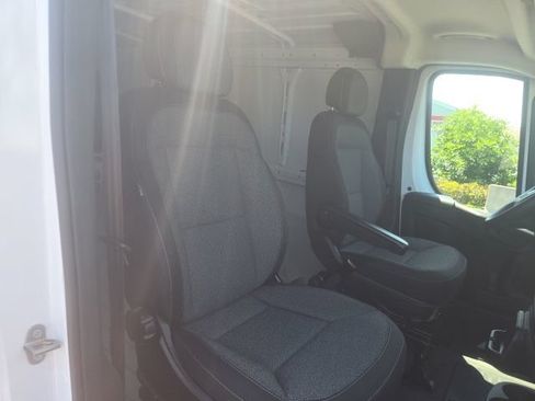 Used 2025 RAM ProMaster 2500 w/ Convenience Group FWD image 18