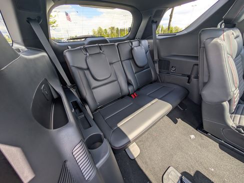 New 2026 Ford Explorer ST-Line image 8