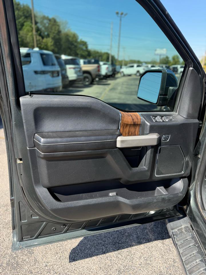 Used 2018 Ford F150 Lariat w/ Equipment Group 502A Luxury AWD/4WD image 8
