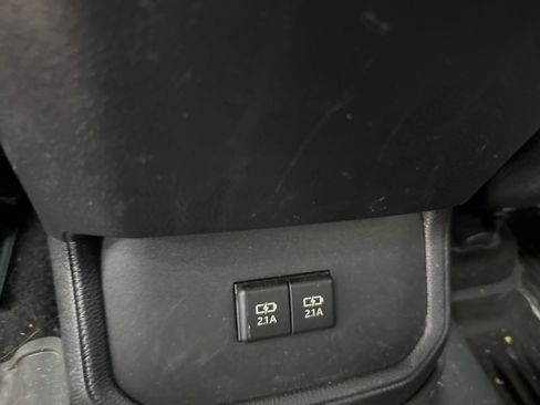 Used 2020 Toyota Highlander XLE image 14