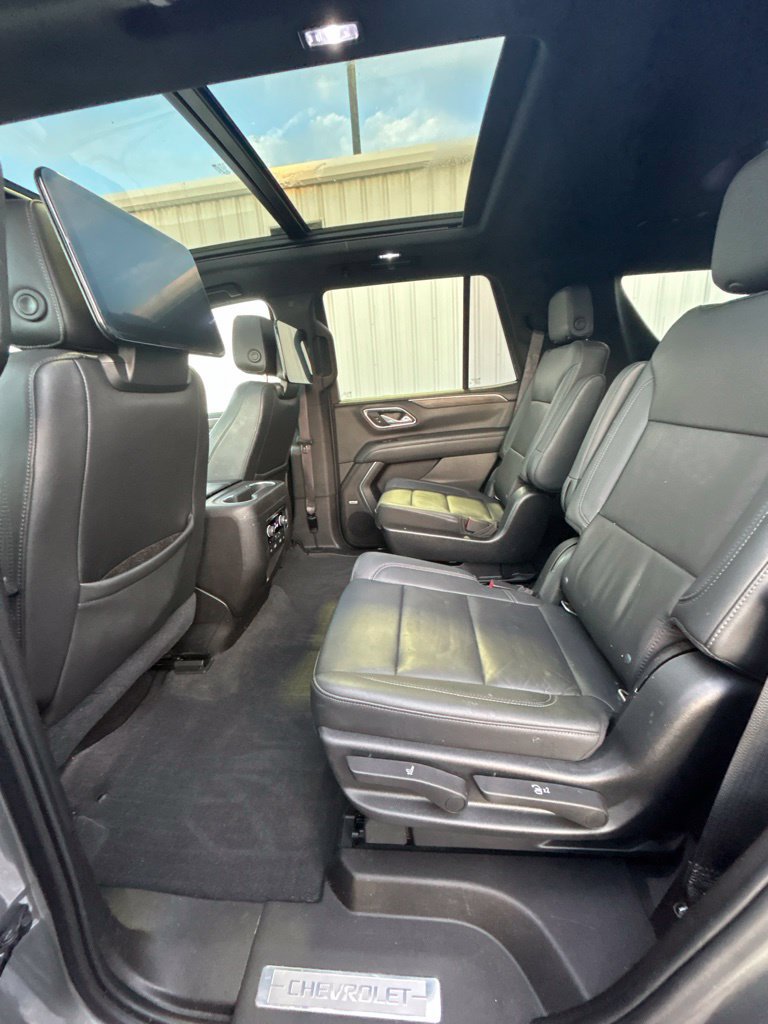 Used 2021 Chevrolet Tahoe Z71 w/ Luxury Package AWD/4WD image 17