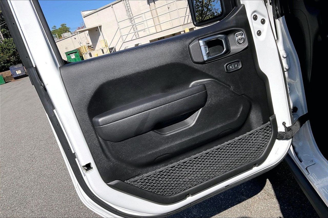 Certified 2023 Jeep Wrangler Unlimited Rubicon 4xe w/ Cold Weather Group AWD/4WD image 26