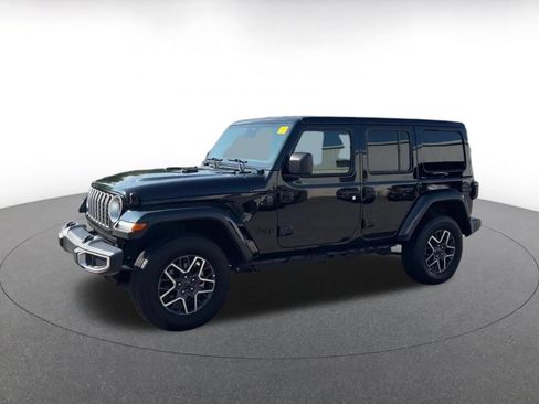 Used 2025 Jeep Wrangler Unlimited Sahara AWD/4WD image 4