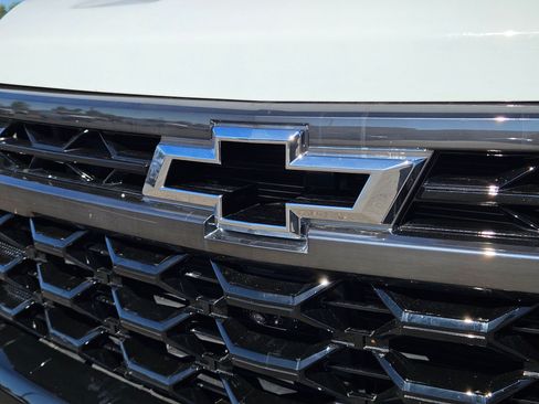 Certified 2025 Chevrolet Silverado 1500 ZR2 w/ Technology Package AWD/4WD image 10
