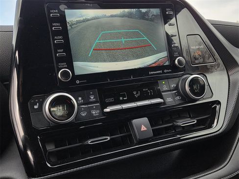 Used 2021 Toyota Highlander XSE image 10