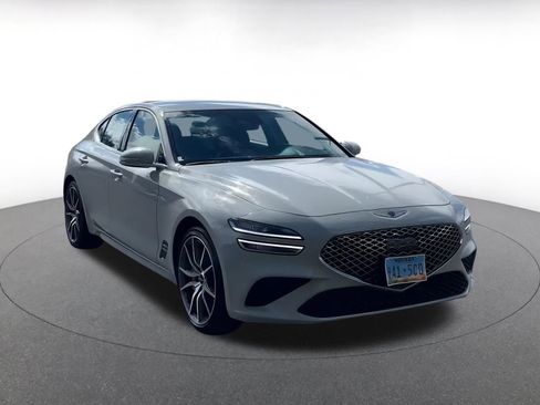 Used 2025 Genesis G70 2.5T image 3