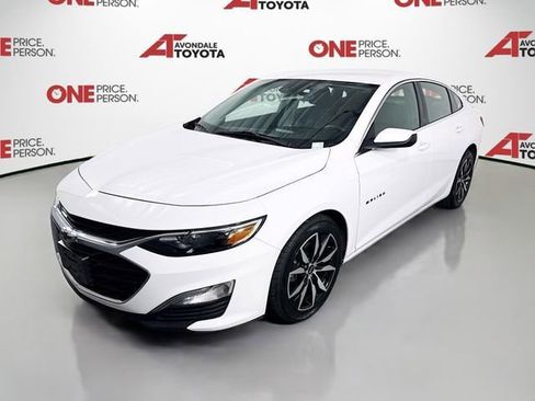 Used 2025 Chevrolet Malibu RS FWD image 3