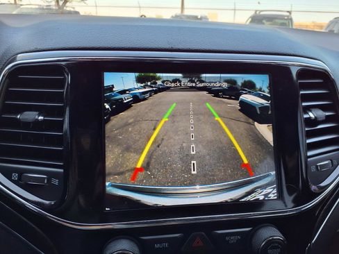 Used 2020 Jeep Grand Cherokee Limited RWD image 23